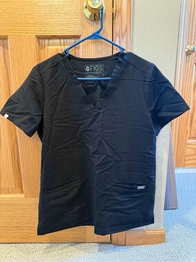 Figs Black V-Neck Short Sleeve Scrub Top